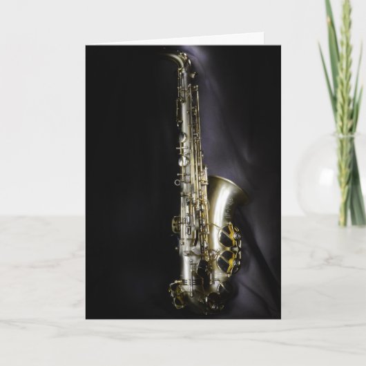 Schitterende messing saxophone op zwarte achtergro kaart (Voorkant)