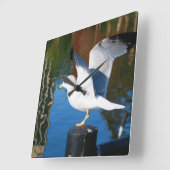 Schitterende wandklok tegen de Seagull (Hoek)
