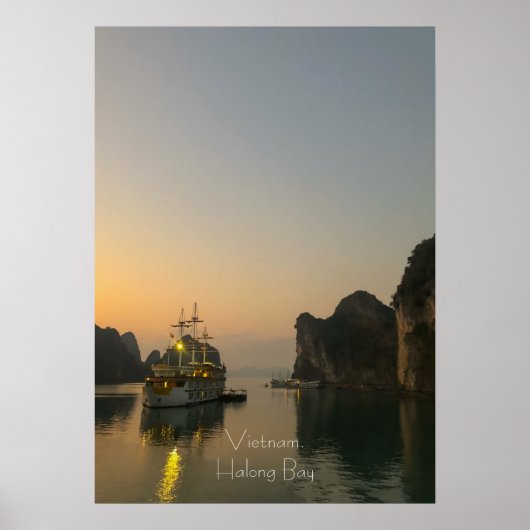 Schitterende zonsondergang in Halong Bay Vietnam H Poster (Voorkant)