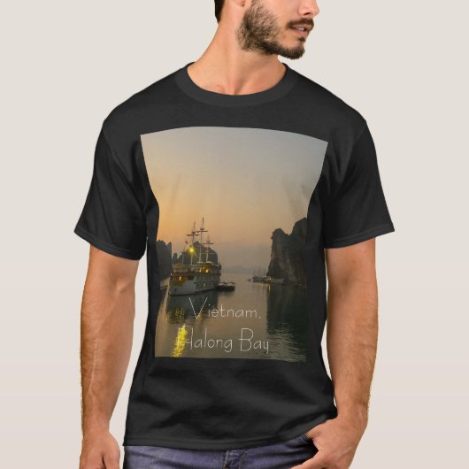 Schitterende zonsondergang in Halong Bay Vietnam H T-shirt (Voorkant)