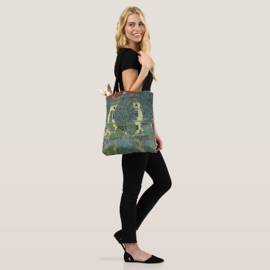 Schloss Kammer op Attersee III door Gustav Klimt Tote Bag (Op model)