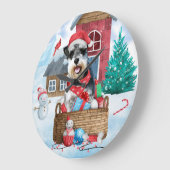 Schnauzer Dog in het sneeuwkersthuis Grote Klok (Hoek)