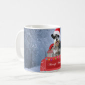 Schnauzer Dog in sneeuw, met kerstmis Koffiemok (Voorkant links)