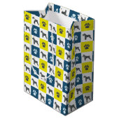 Schnauzer Dog & Paw Print Yellow Grid Silhouette Medium Cadeauzakje (Achterkant Gekanteld)
