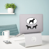 Schnauzer Dog Silhouettes Vinyl Sticker Set (Laptop op bureau)
