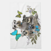 Schnauzer en Butterflies giften en kleding Theedoek (Verticaal)