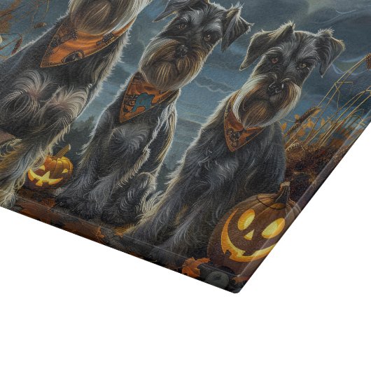 Schnauzer Halloween Spooky Snijplank (Hoek)