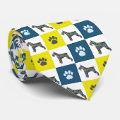 Schnauzer-hond Silhouette Gele en Blauwe Poot Stropdas (Opgerold)