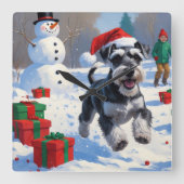 Schnauzer loopt in de sneeuw met kerst Pet Vierkante Klok (Voorkant)