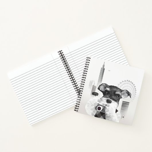 Schnauzer met camera notitieboek (Binnen)