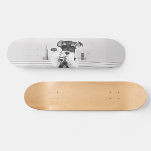 Schnauzer met camera persoonlijk skateboard (Horizontaal)