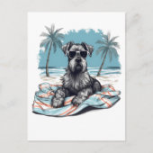 Schnauzer met zonnebril op het strand briefkaart (Voorkant)