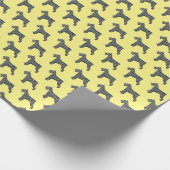 Schnauzer Silhouette Yellow & Black Grid Wrapping Cadeaupapier (Hoek)