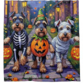 Schnauzer Trick-or-Treating in Halloween Costumes Douchegordijn (Voorkant)