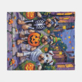 Schnauzer Trick-or-Treating in Halloween Costumes Fleece Deken (Voorkant (Horizontaal))