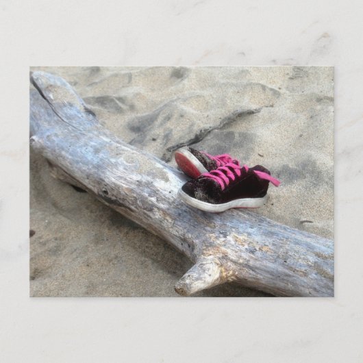 Schoenen op de strand briefkaart (Voorkant)