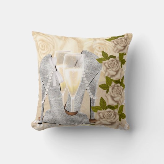 Schoenen, Rozen, parels en champagne Kussen (Voorkant)