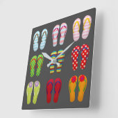 Schoensschoenen met kleurrijke zomerse teenslipper vierkante klok (Hoek)