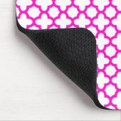 Schokend roze Quatrefoil patroon Muismat (Hoek)