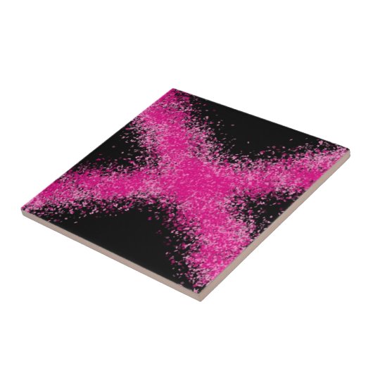 Schokkende roze glinsterende confettikruis op zwar tegeltje (Zijkant)