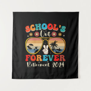 Scholen sluiten voor altijd Gepensioneerde leraar  Wandkleed