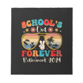 Scholen uit voor altijd gepensioneerde leraar laat notitieblok (Voorkant)