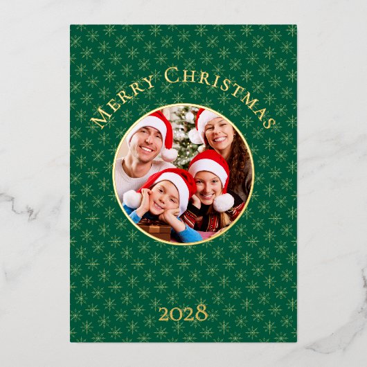 Schone bosgroene sneeuwvlokken kerstgoud folie feestdagenkaart (Voorkant)