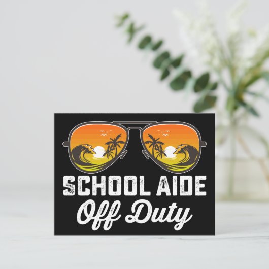 School Aide Off Duty Zonnebril Laatste Dag van de Briefkaart (Staand voorkant)