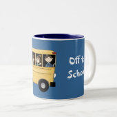 School-bus met chauffeur en Mok van Kind (Voorkant rechts)