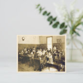 School Classroom met studenten aan de bureaus Briefkaart (Staand voorkant)