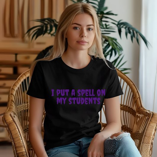 School Halloween humor docent paarse typografie T-shirt