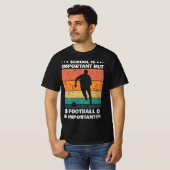 School is belangrijk, maar Football is belangrijk T-shirt (Voorkant volledig)