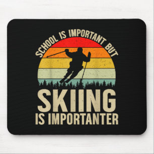 School is belangrijk maar skiën is leuker grap muismat