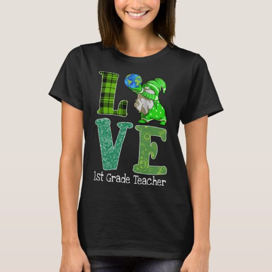 School Liefde Gnome Earth Day 2023 1e klas leraar T-shirt (Voorkant)