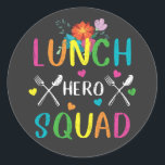 School Lunch Hero Squad Cafeteria Workers Ronde Sticker<br><div class="desc">School Lunch Hero Squad Funny Cafeteria Workers ontwerpen Classic Round Sticker Classic Collectie.</div>