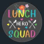School Lunch Hero Squad Cafeteria Workers Ronde Sticker<br><div class="desc">School Lunch Hero Squad Funny Cafeteria Workers ontwerpen Classic Round Sticker Classic Collectie.</div>