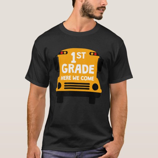 Schoolbus 1e klas Hier komen we terug naar school T-shirt (Voorkant)