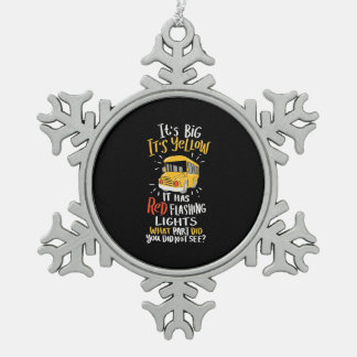Schoolbus is groot en geel tin sneeuwvlok ornament