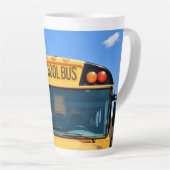 Schoolbus met oranje en rode lichten latte mok (Rechterhoek)