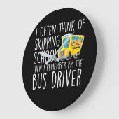 Schoolbuschauffeur denk aan de school grote klok (Hoek)