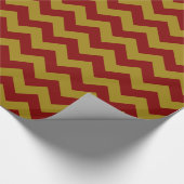 Schoolkleuren Chevron Gift Wrap-Maroon en Gold Cadeaupapier (Hoek)