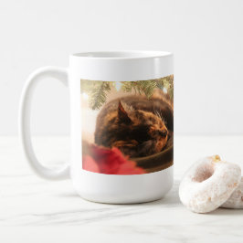 Schoon Kalico Kat Slapend onder Kerstboom Koffiemok