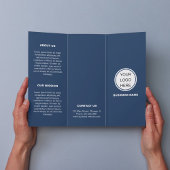 Schoon marineblauw bedrijfslogo trifold brochure