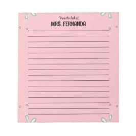 Schoon roze gelinieerd papier van het bureau van notitieblok