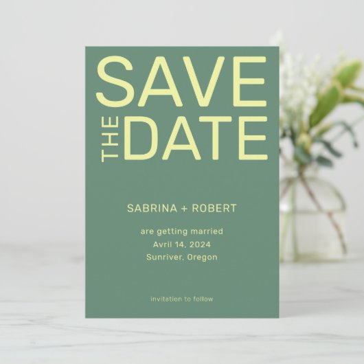 Schoon Unieke Sage Groen & Geel Script Wedding Save The Date (Staand voorkant)