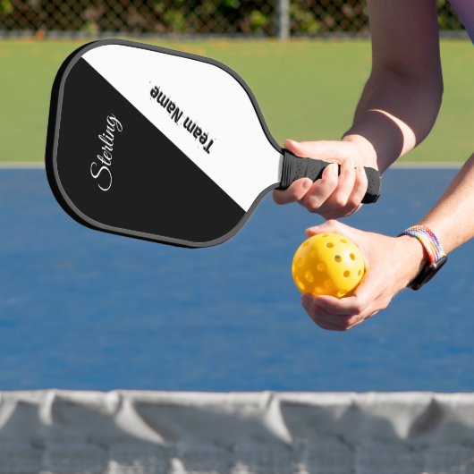 Schoon zwart-wit met twee tekstgebieden pickleball paddle (Insitu)
