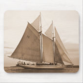 Schooner in Sepia Muismat (Voorkant)