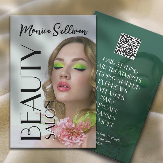 Schoonheidssalon met groene tint flyer