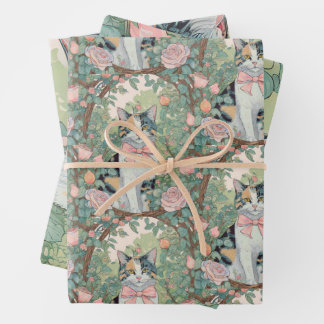 Schoonlap kat in tuin met bloemen inpakpapier vel