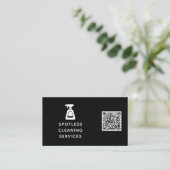 Schoonmaakbedrijf QR Code Spray Fles Zwart Visitekaartje (Staand voorkant)
